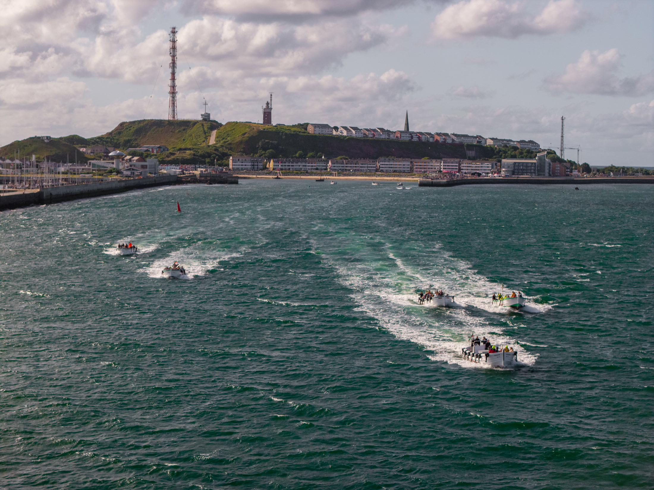 Börteboote vor der Insel Helgoland aus der Luft