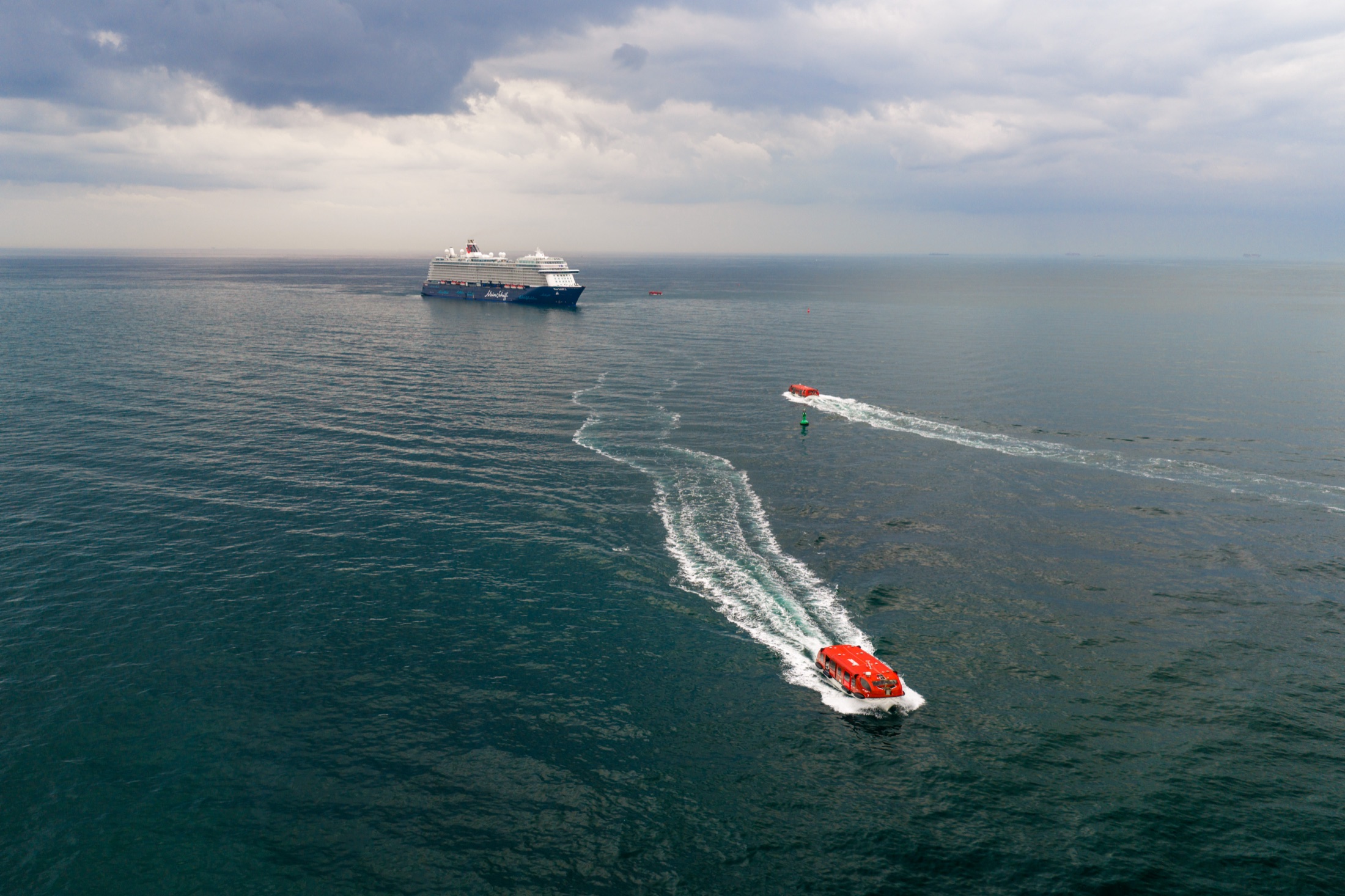 Mein Schiff vor Helgoland